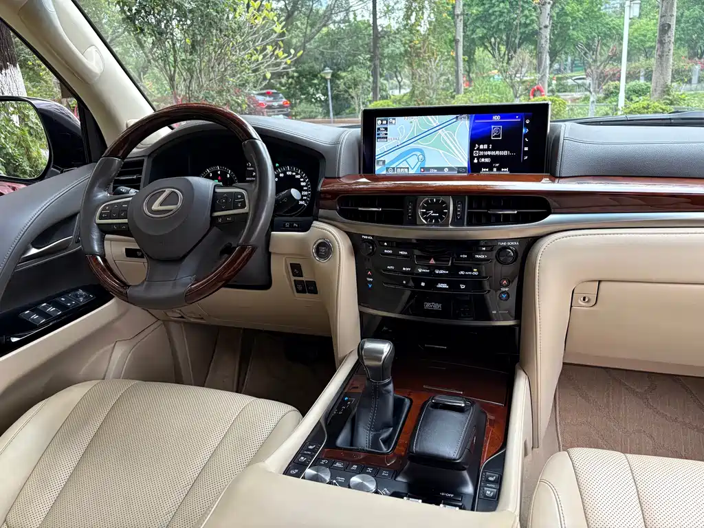 Lexus LX 2016 — фото 20