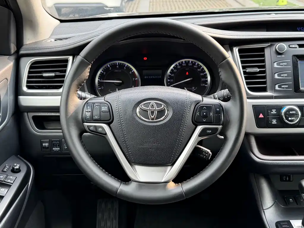 Toyota Highlander 2017 — фото 12
