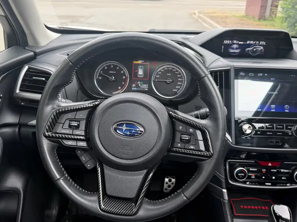 Subaru Forester 2021 — фото 12