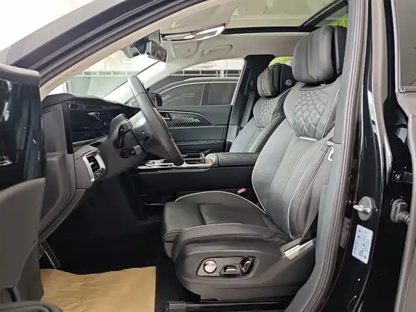Hongqi E-HS9 2023