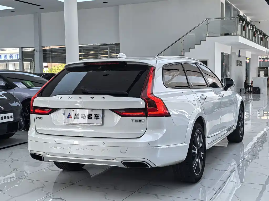 Volvo V90 2020 — фото 15