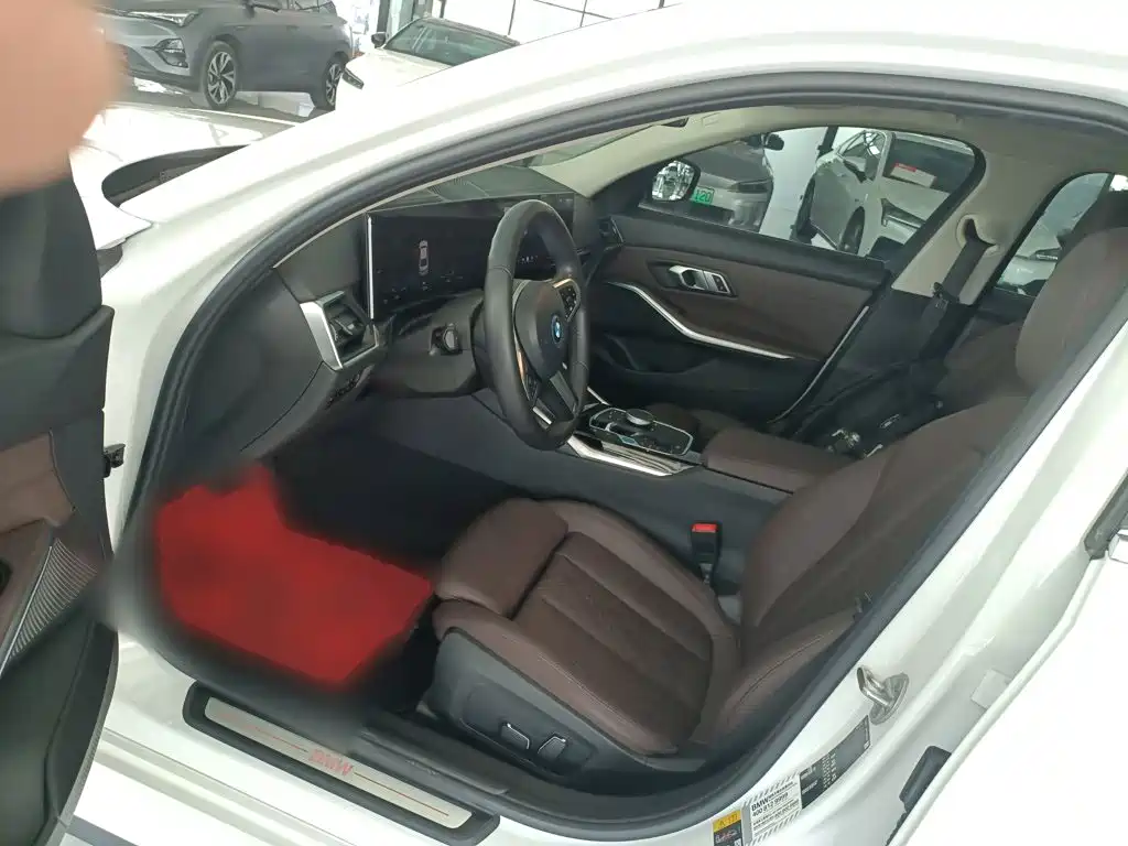 BMW i3 2024 — фото 12