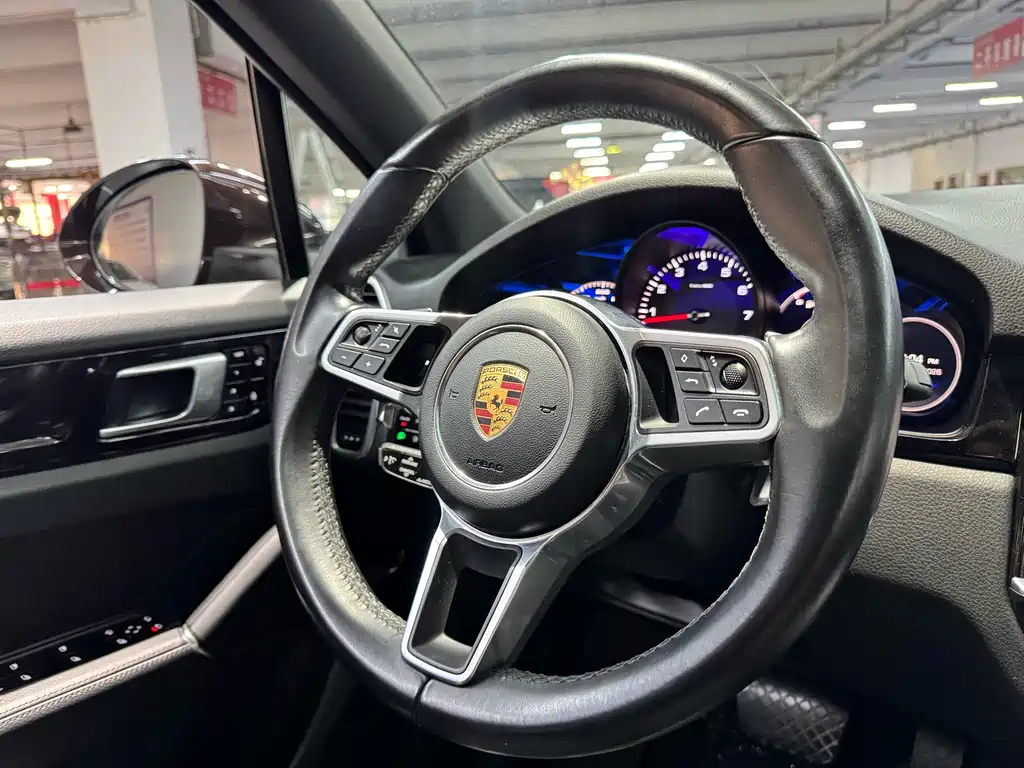 Porsche Cayenne 2019 — фото 21