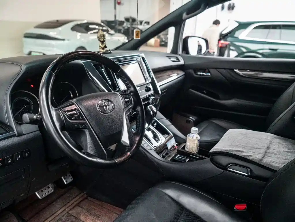 Toyota Alphard 2019 — фото 10