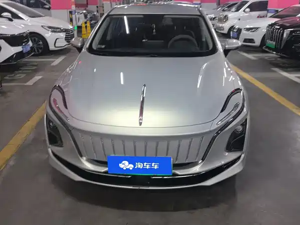 Hongqi E-QM5 2024