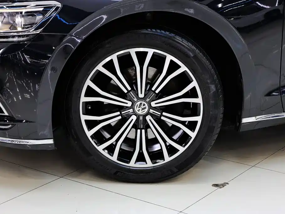 Volkswagen Phideon 2019 — фото 13