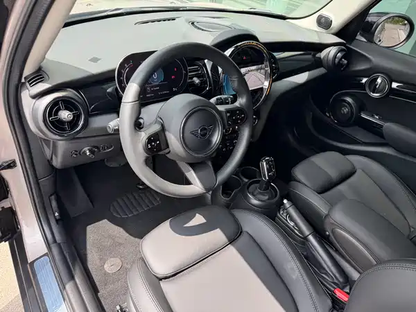 MINI MINI 2024