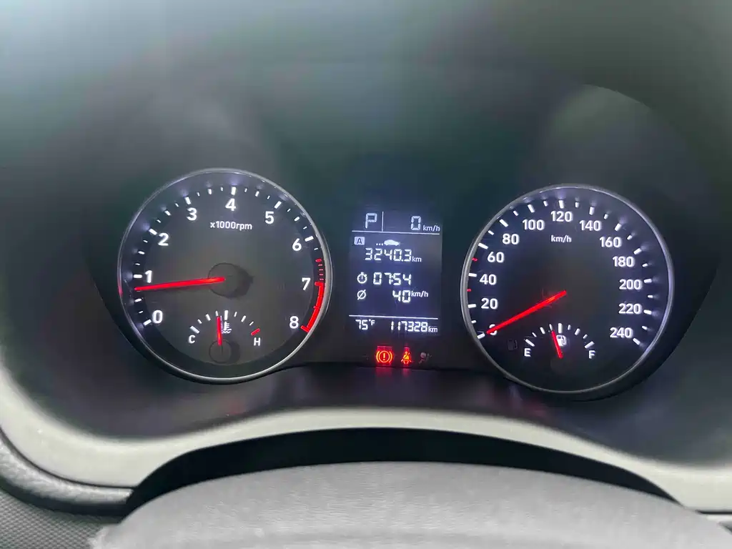 Hyundai Elantra 2018 — фото 10
