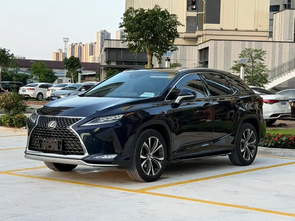 Lexus RX 2021 — фото 1