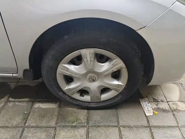 Nissan Sunny 2012
