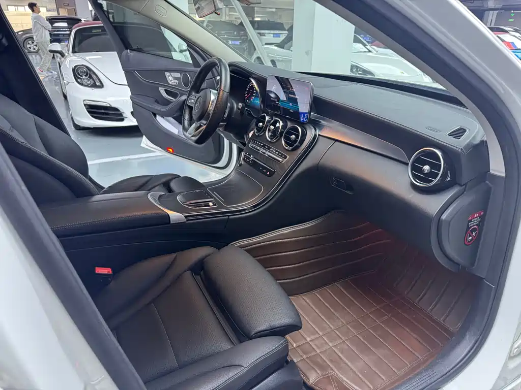Mercedes-Benz C-Class 2019 — фото 14