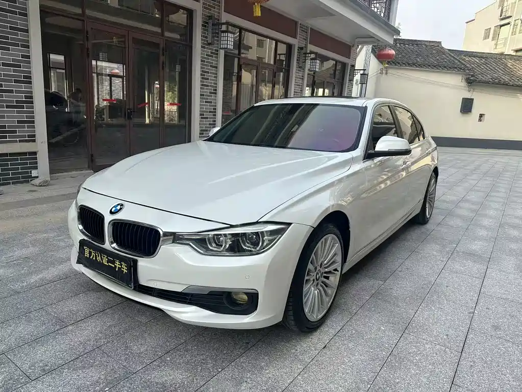 BMW 3 Series 2018 — фото 1