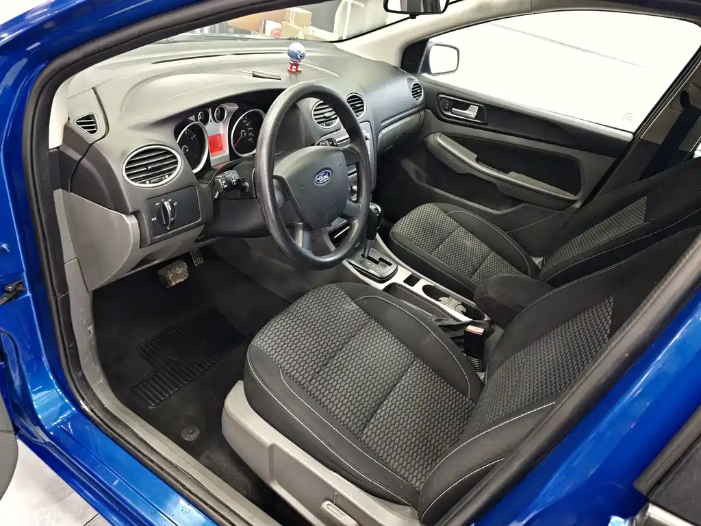 Ford Focus 2014 — фото 15