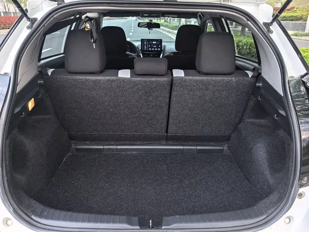 Toyota Yaris L 2021 — фото 14