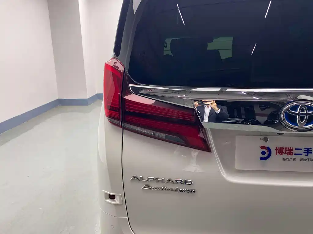 Toyota Alphard 2019 — фото 13