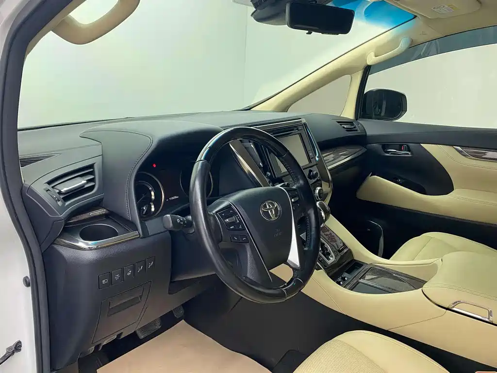 Toyota Alphard 2019 — фото 15
