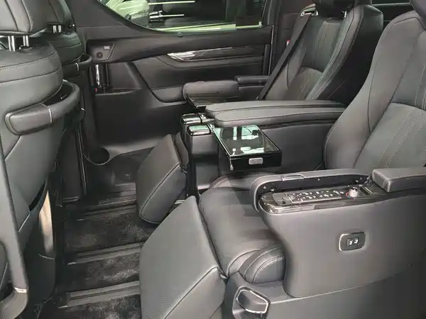 Lexus LM 2022