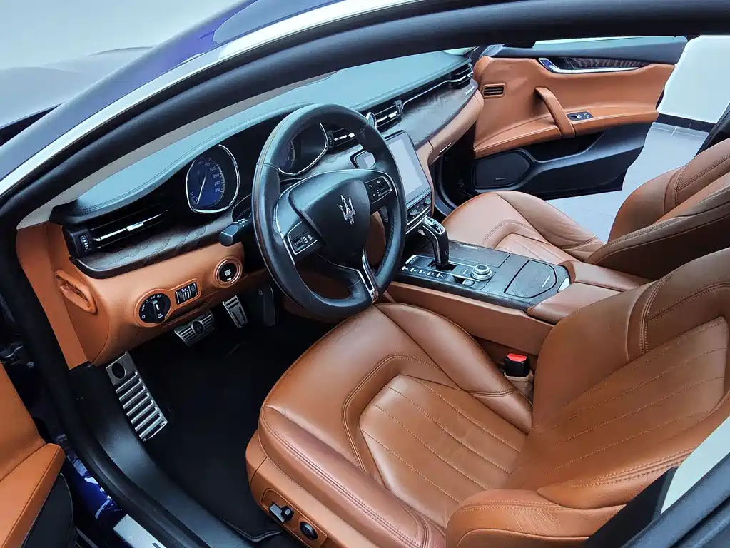 Maserati Quattroporte 2018 — фото 9