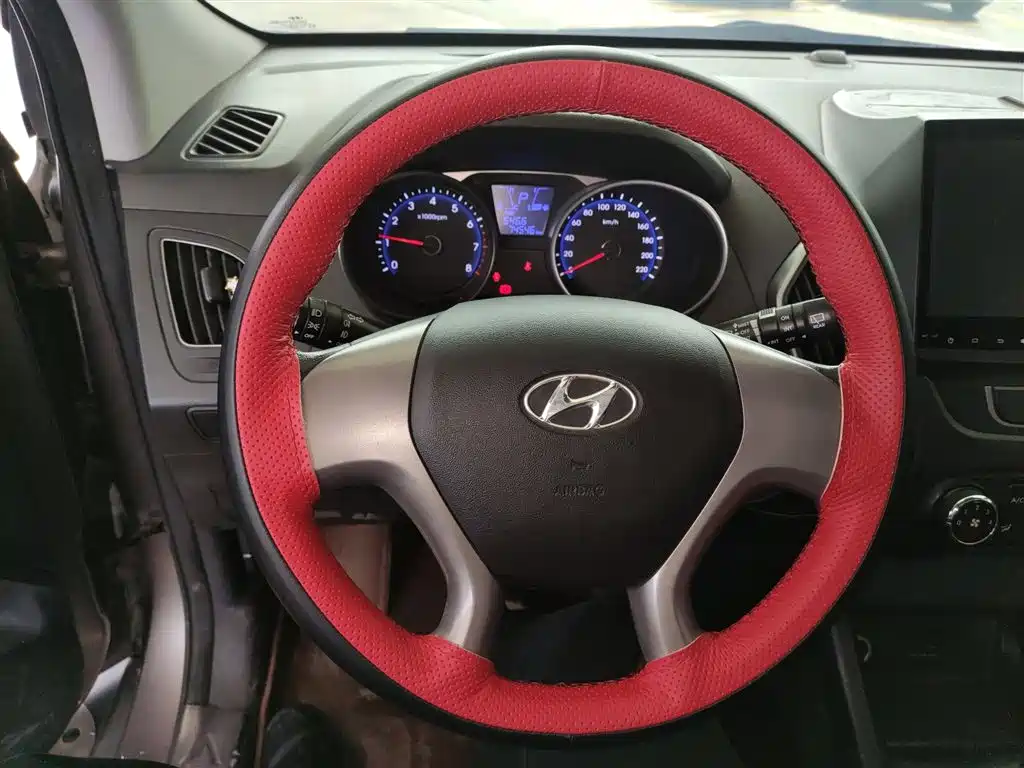 Hyundai ix35 2016 — фото 11
