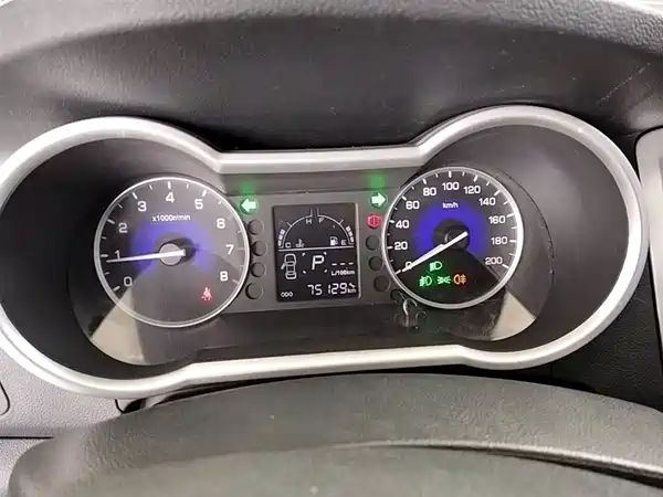 Dongfeng Fengshen AX3 2016