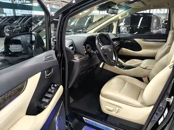 Toyota Alphard 2022