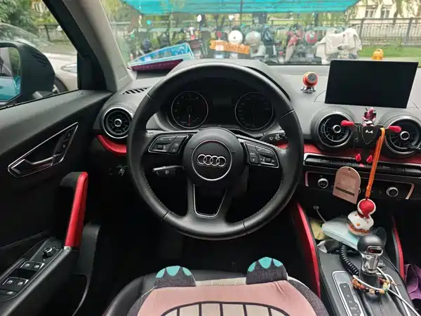 Audi Q2L 2019