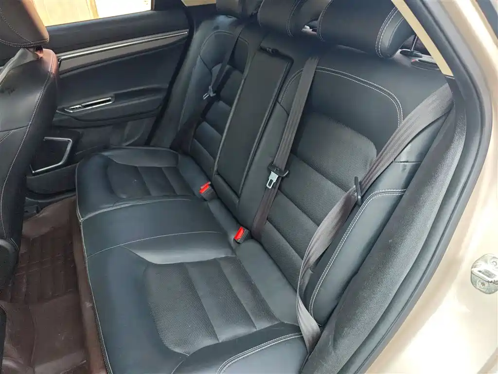 Geely Emgrand GS 2017 — фото 17