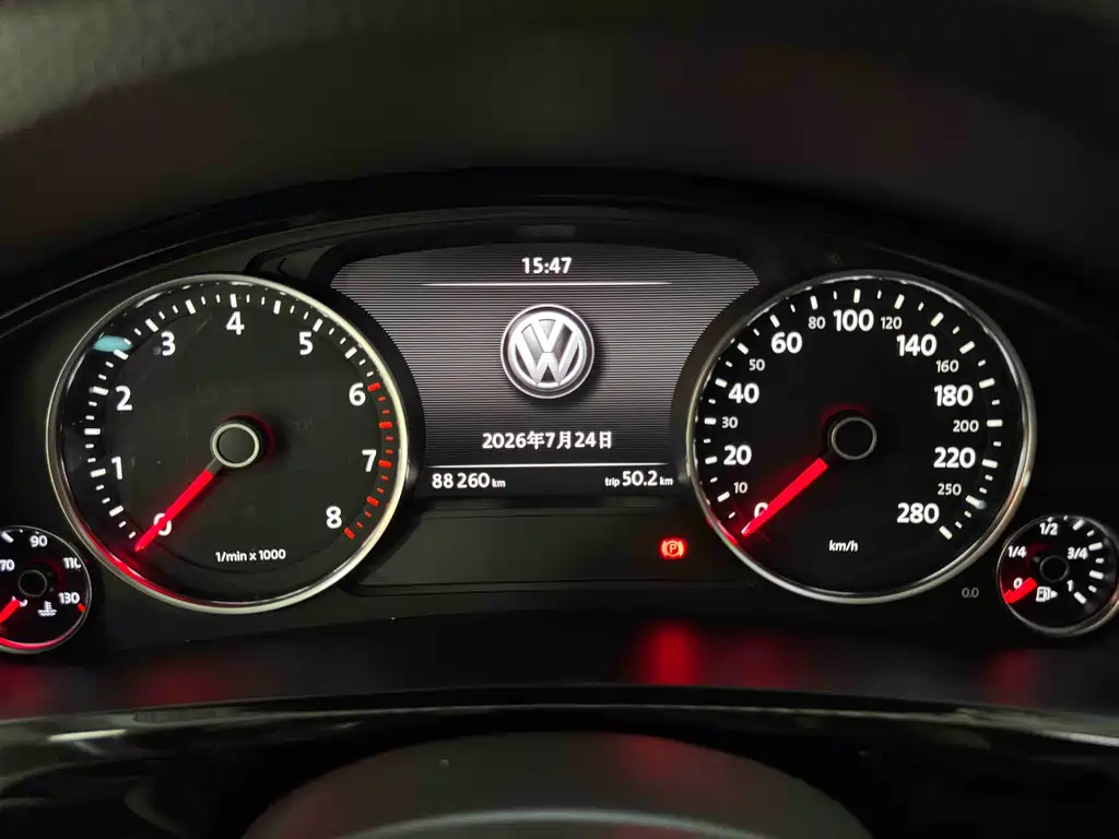 Volkswagen Touareg 2017 — фото 15