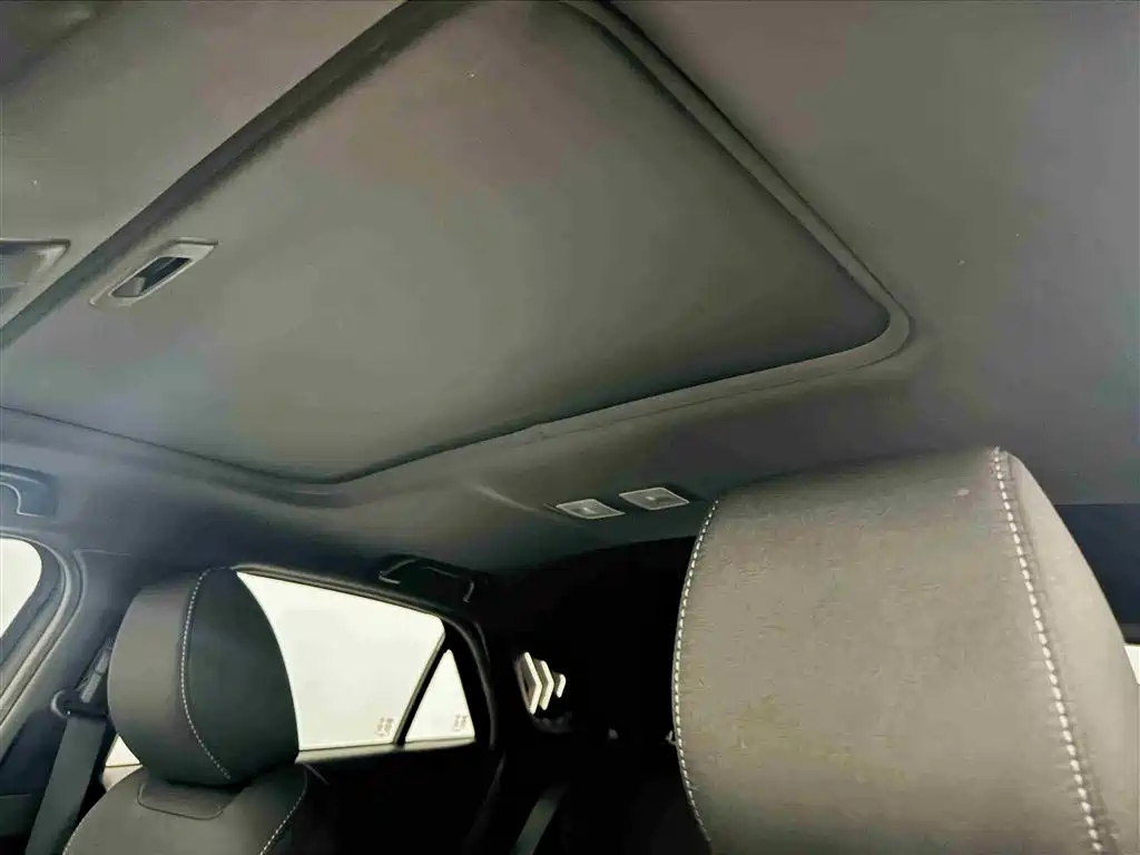 Mazda CX-4 2018 — фото 16