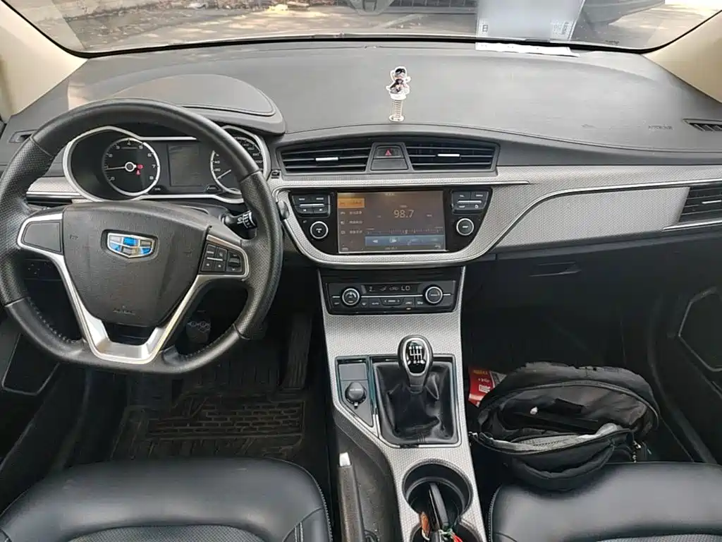 Geely Emgrand GS 2017 — фото 10