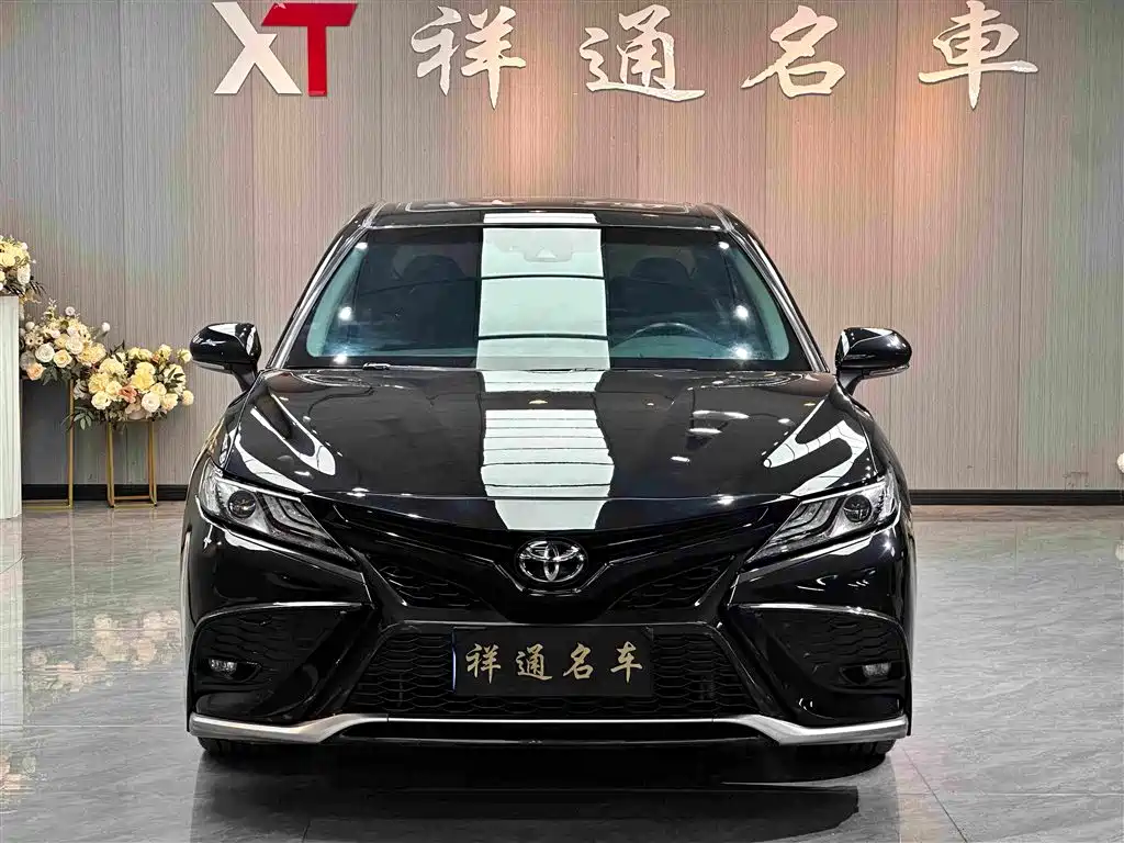 Toyota Camry 2022 — фото 4