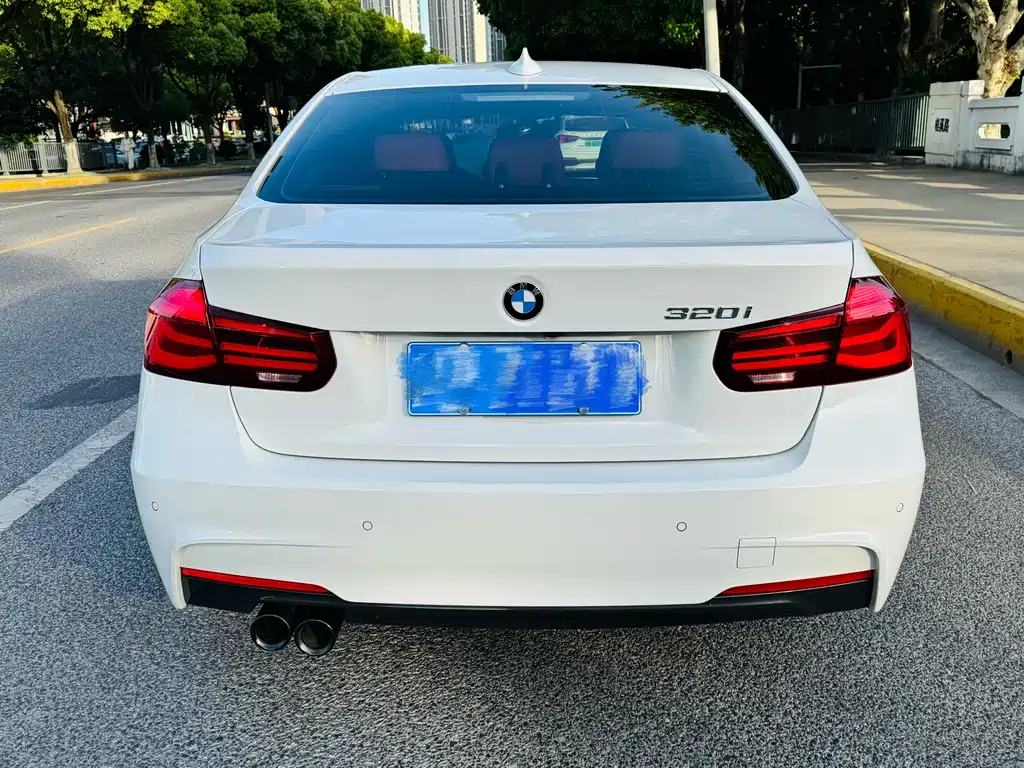 BMW 3 Series 2019 — фото 10
