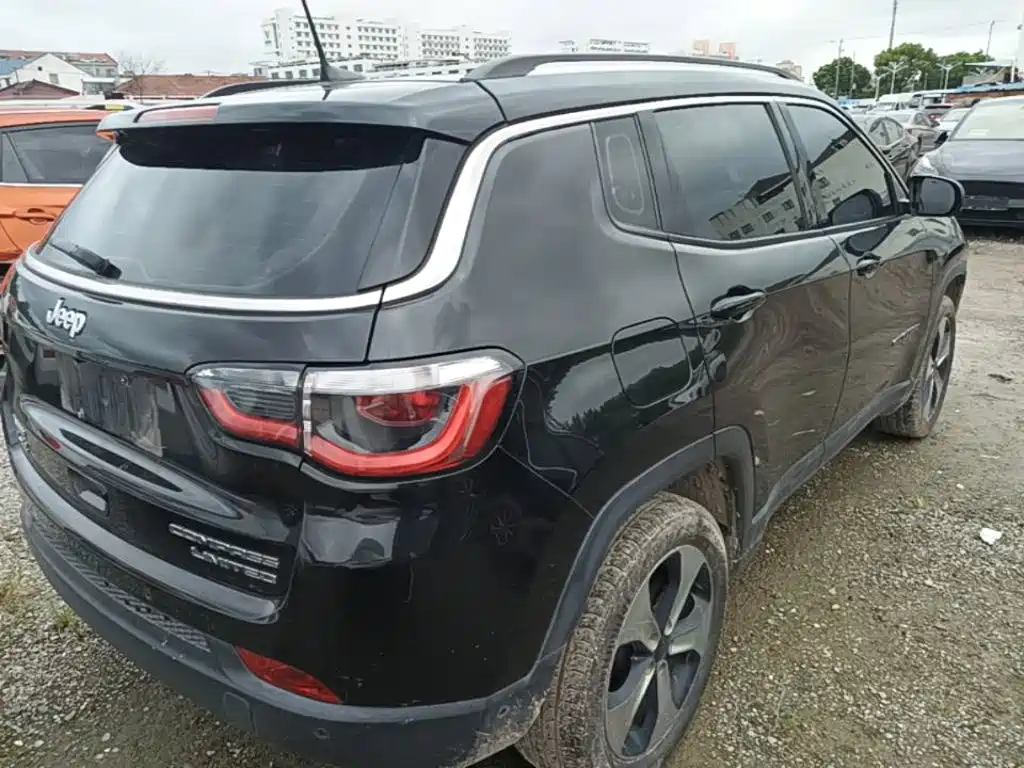 Jeep Compass 2018 — фото 7