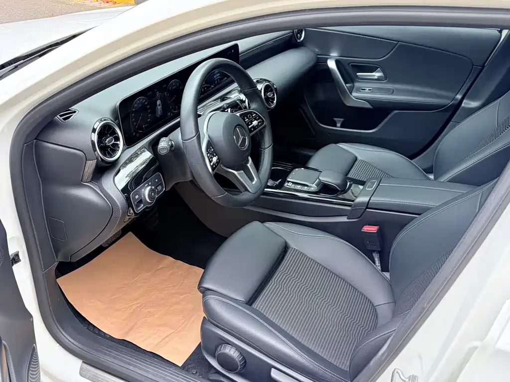 Mercedes-Benz A-Class 2020 — фото 7