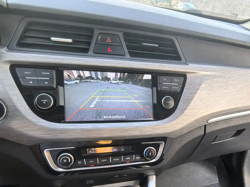 Geely Vision X3 2020 — фото 20