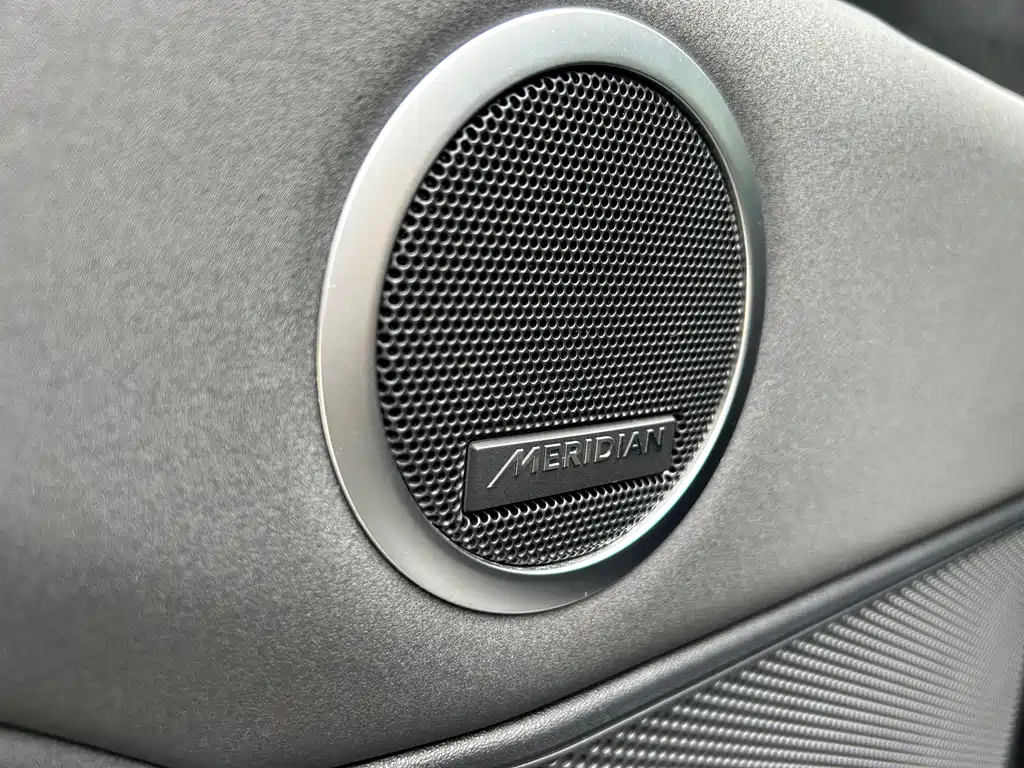 Land Rover Discovery 2019 — фото 17
