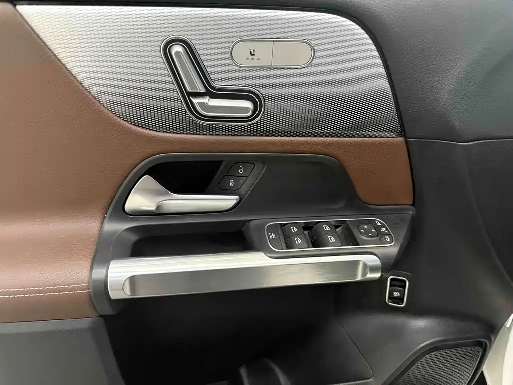 Mercedes-Benz GLB 2020 — фото 11