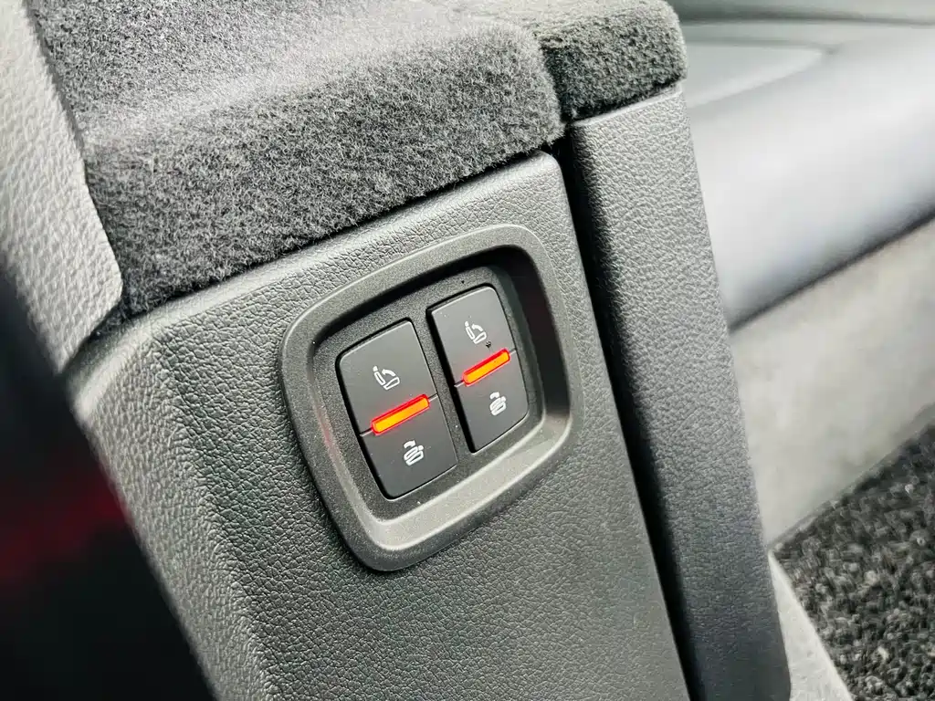 Audi Q7 2023 — фото 22