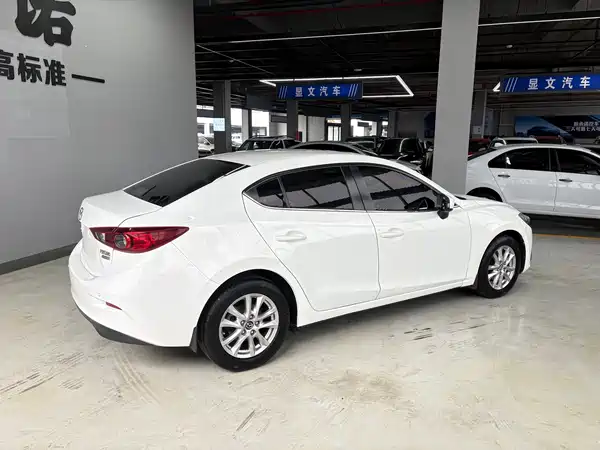 Mazda 3 Axela 2016