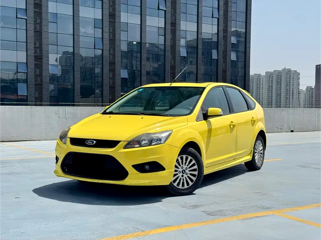 Ford Focus 2013 — фото 1