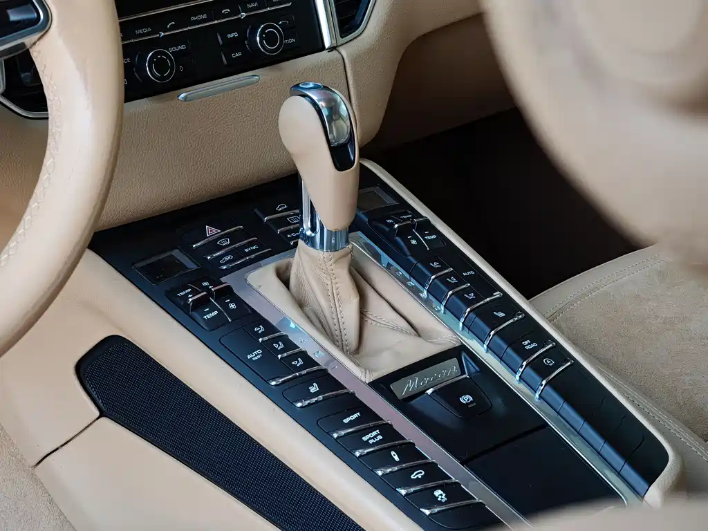 Porsche Macan 2015 — фото 12