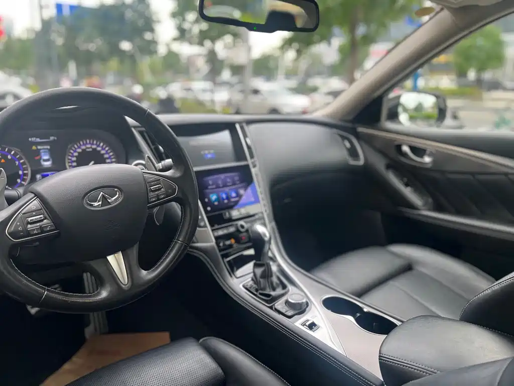 Infiniti Q50 2015 — фото 16