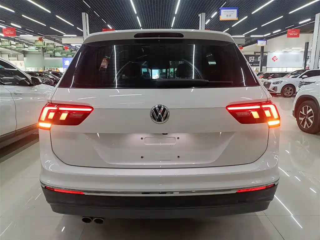 Volkswagen Tiguan L 2020 — фото 6