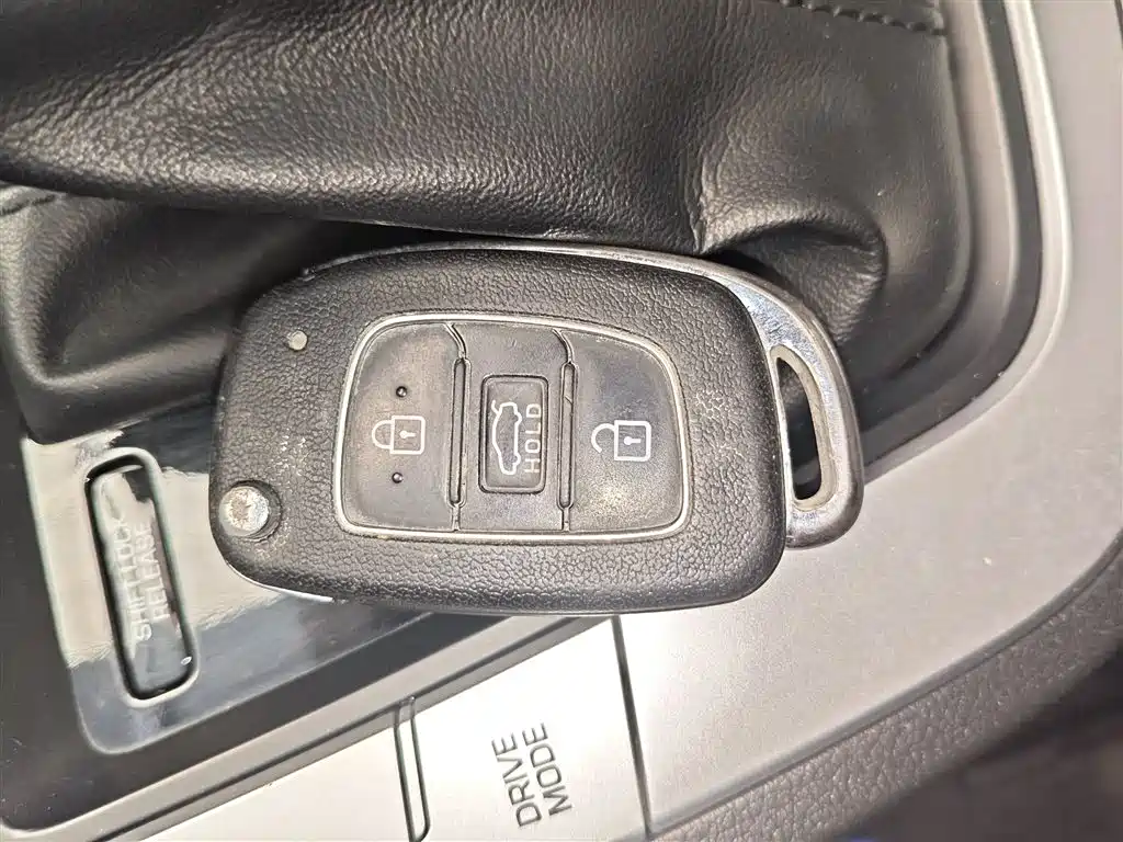 Hyundai Elantra 2017 — фото 9