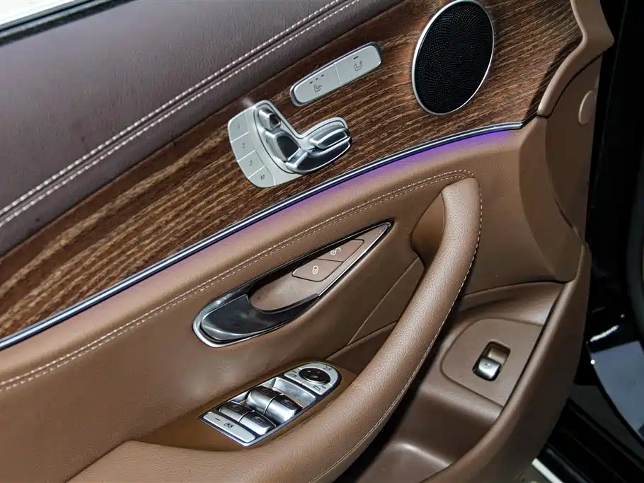Mercedes-Benz E-Class 2023 — фото 31