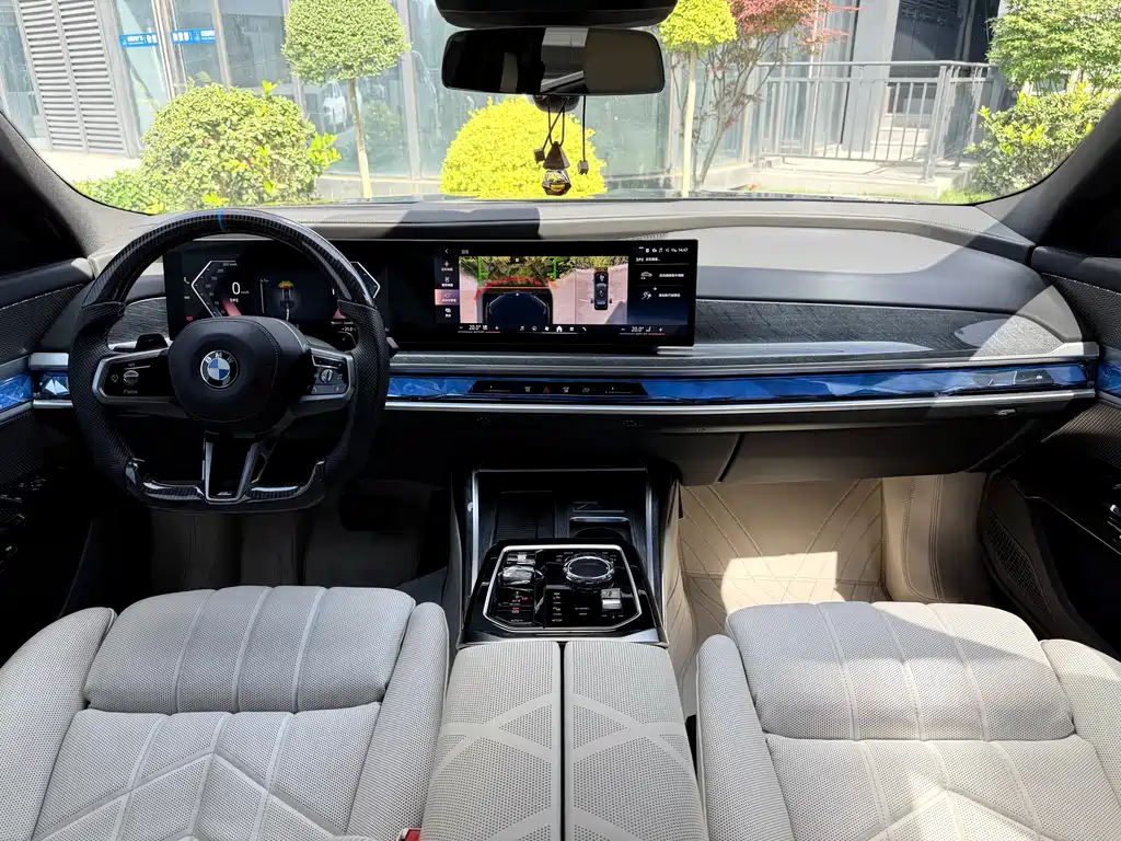 BMW 7 Series 2023 — фото 10