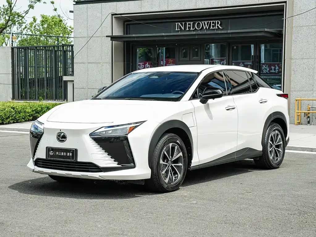Lexus RZ 2023