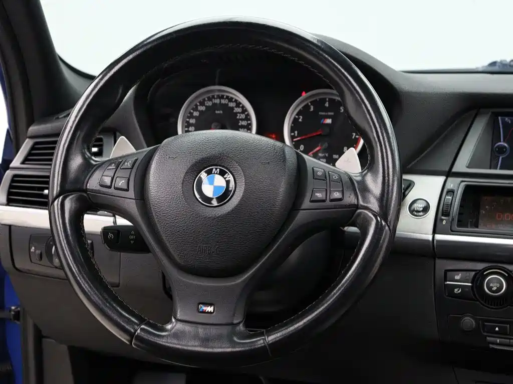 BMW X5 M 2010 — фото 14