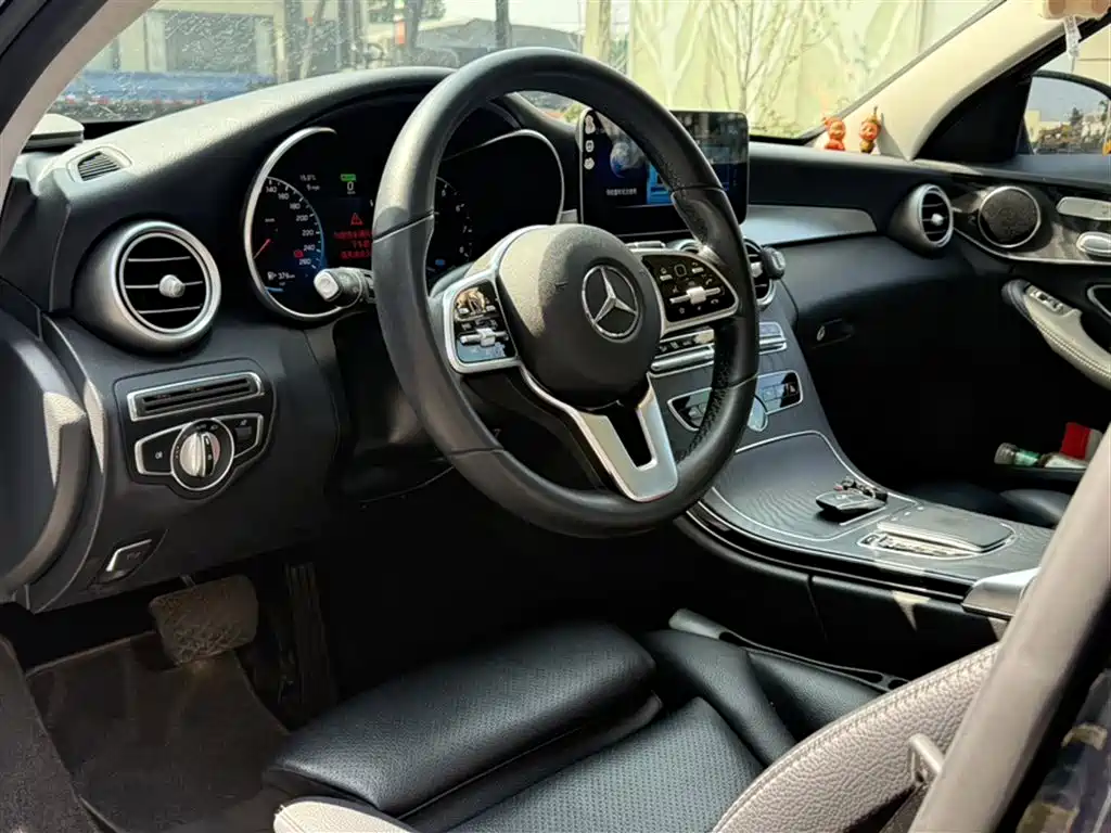 Mercedes-Benz C-Class 2019 — фото 16