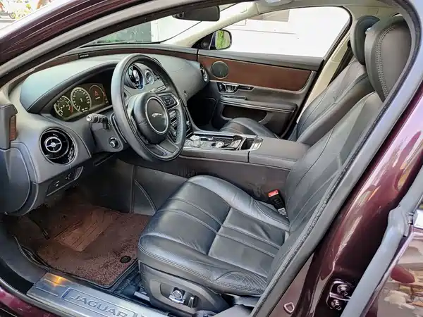 Jaguar XJ 2016